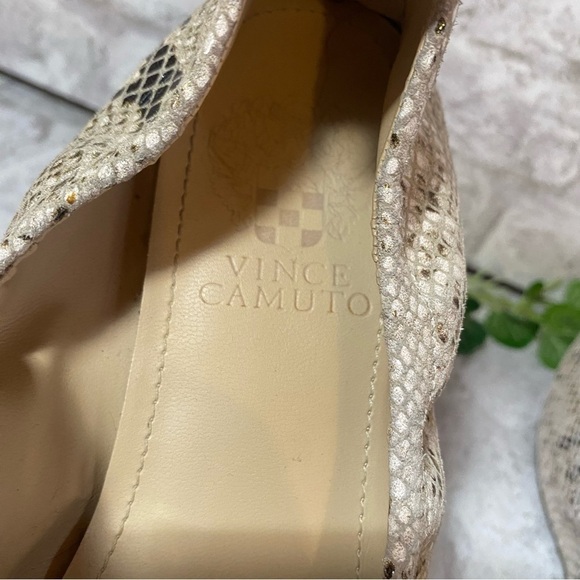 Vince Camuto Leather Snake Skin Patterned Slip On Flats Size 7.5 M - Picture 4 of 6
